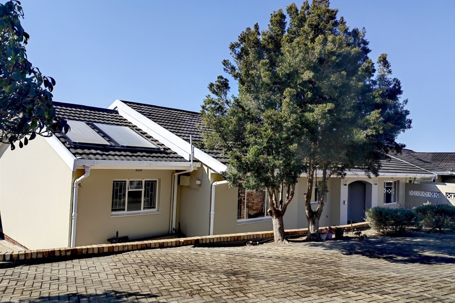 4 Bedroom Property for Sale in Bonnievale Western Cape